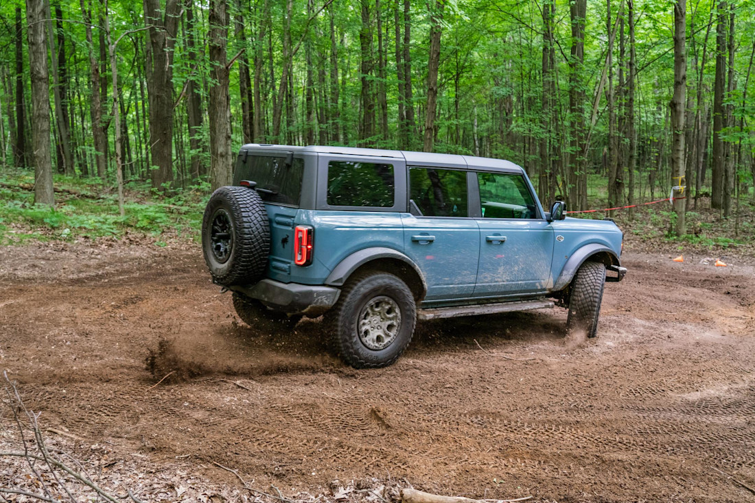 Editorial 2021 ford bronco badlands 06 ford