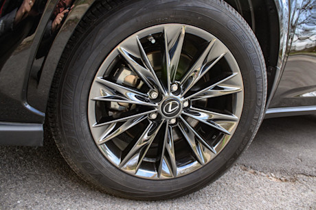 Lexus NX 300h 2021 : essai routier Image