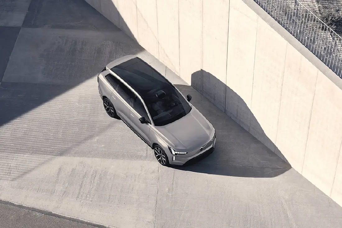 BEBE20250925 Volvo EX90 02