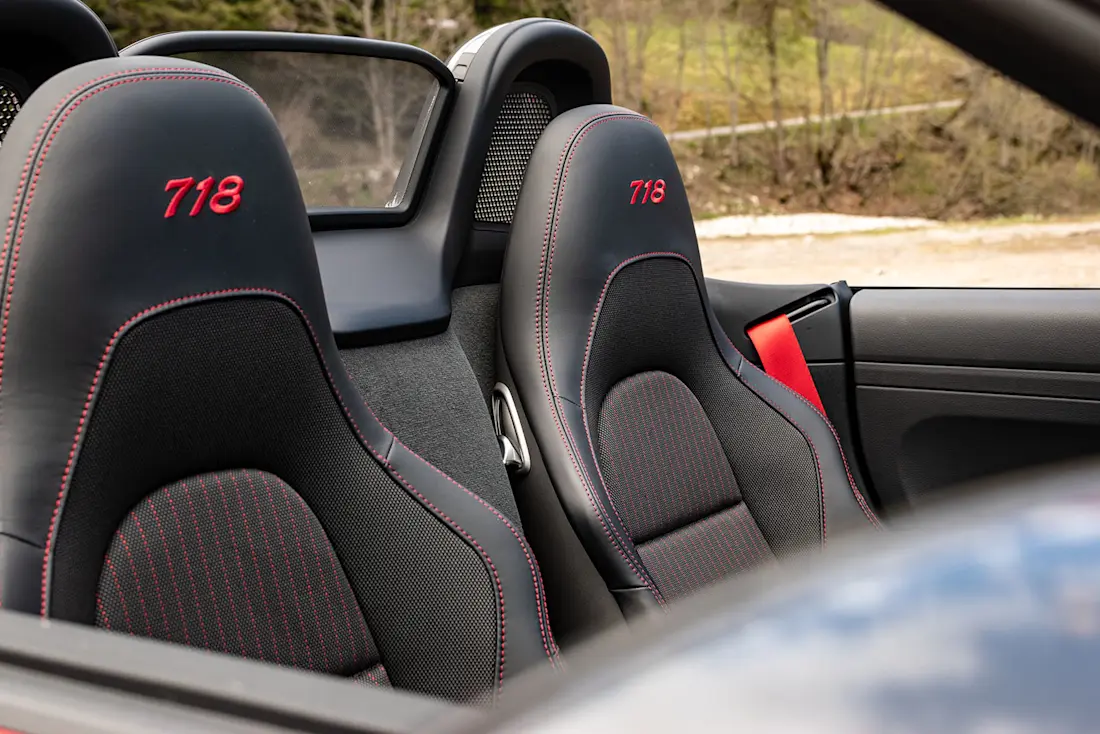 Porsche-Boxster-T-Hero-seats