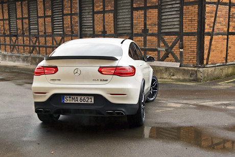 Editorial 2018 mercedes amg glc 63 s coupe 07 lw