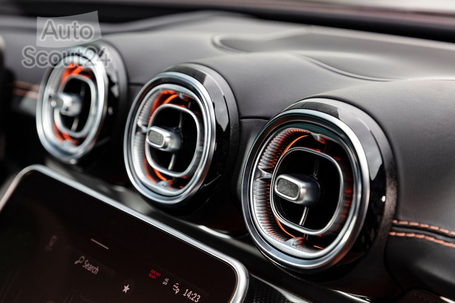 Mercedes-Benz-C-Class-2022-1280-2f.jpg