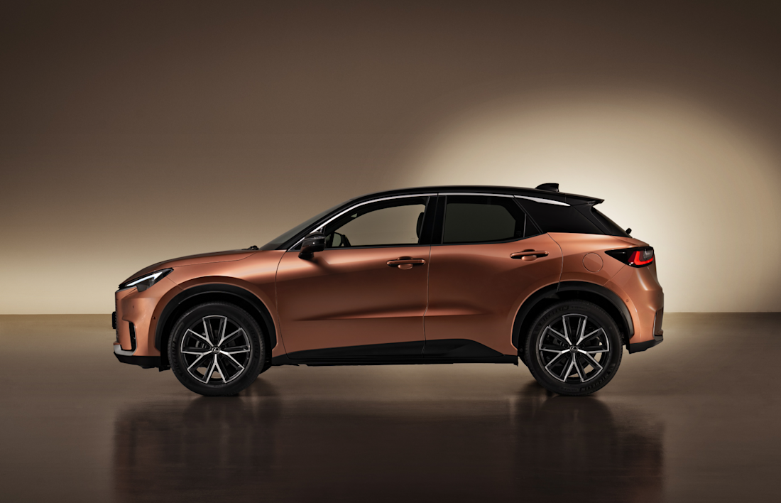 LEXUS PRESENTA IL NUOVO SUV COMPATTO LBX 05