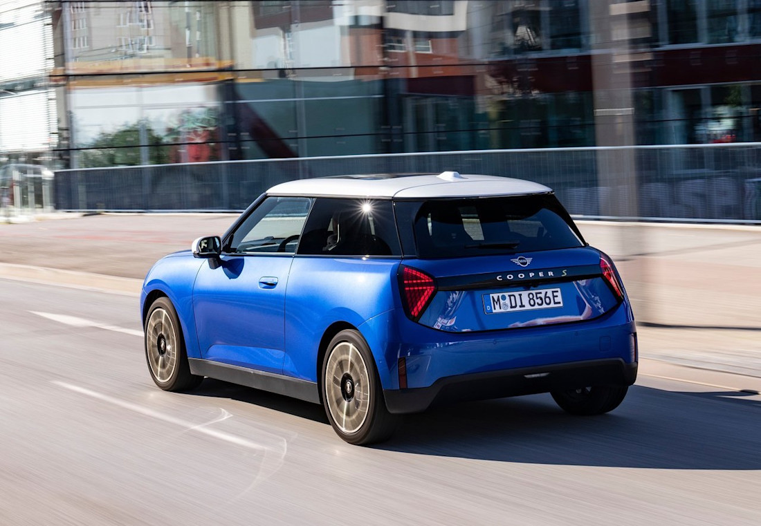 Mini-Cooper SE-2024 3