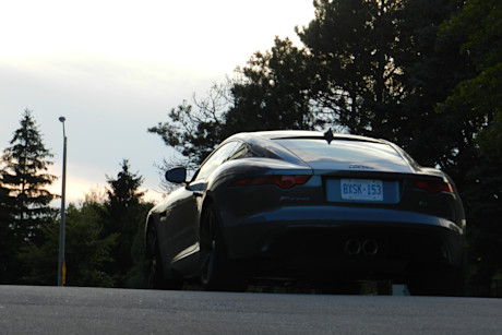 Editorial 2016 jaguar f type v6 1