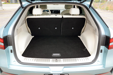 Genesis GV60 Performance 2023 : essai routier Body Image