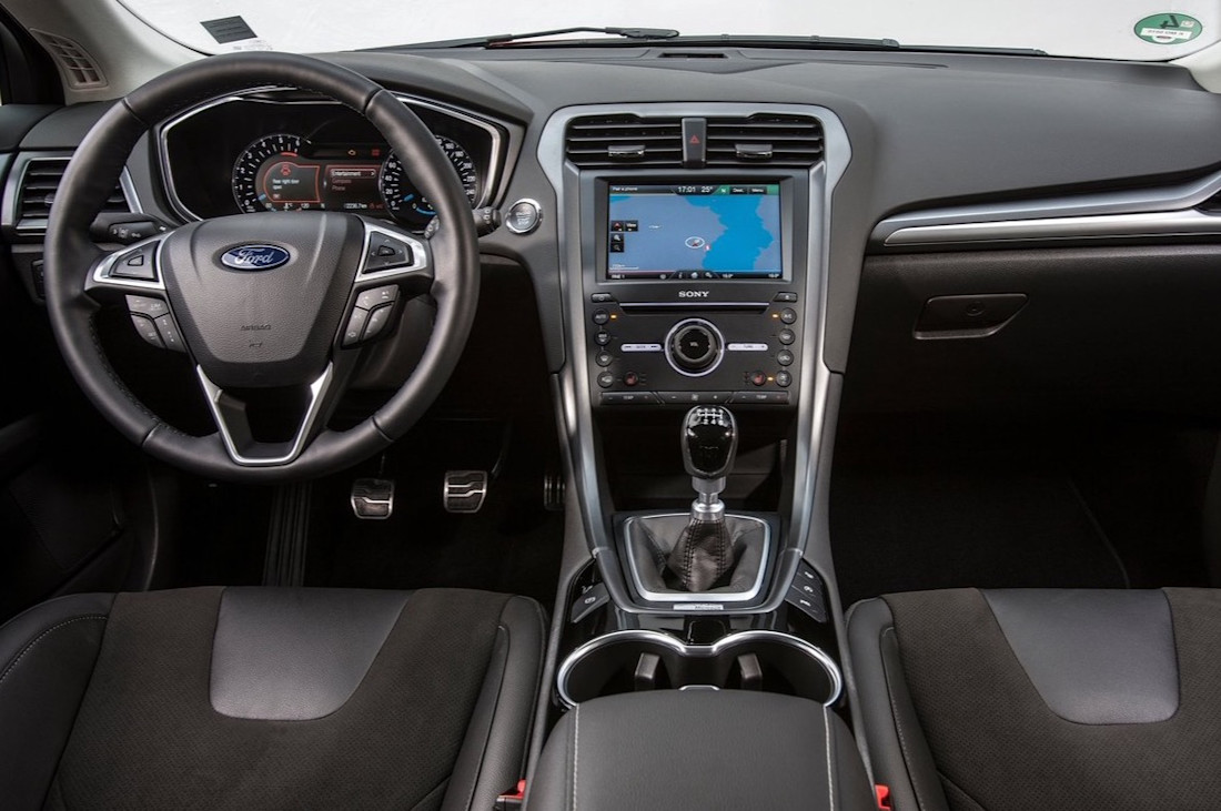 ford-mondeo-interior