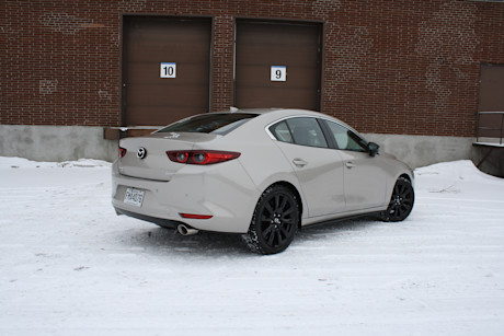Editorial 2025 mazda3 td db 250318 45