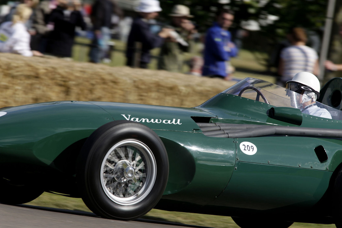 084750100_1216211313Vanwall1958.jpg