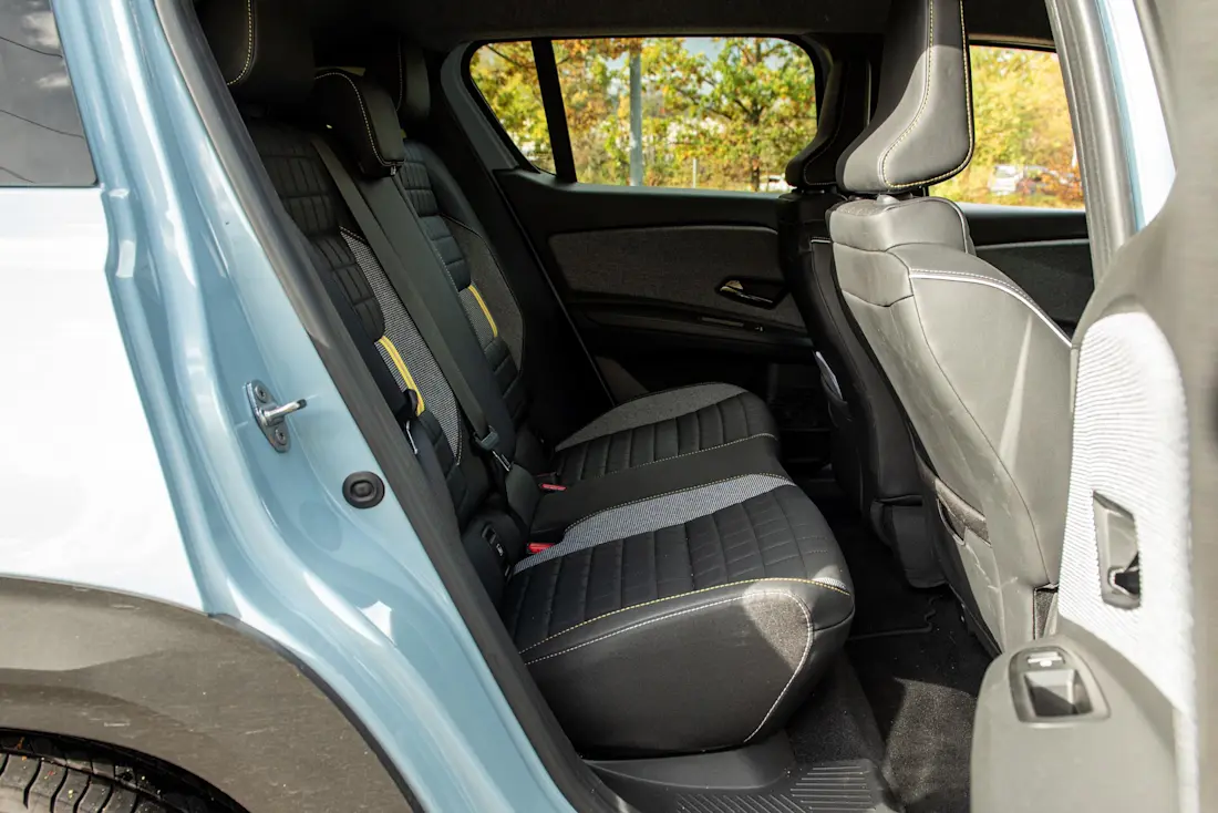 renault-r4-e-tech-2025-ruecksitzbank renault-r4-e-tech-2025-ruecksitzbank