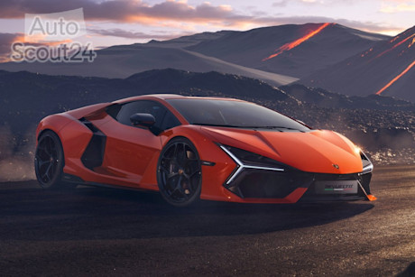 Lamborghini Revuelto: así es el primer V12 híbrido de la marca del toro