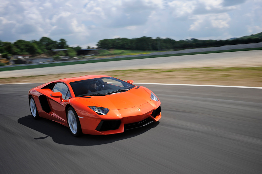 Lamborghini Aventador: 10 innovazioni in 10 anni di storia