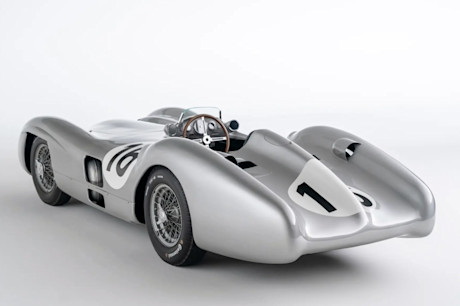 Mercedes-Benz-W-196-R-Stromlinienwagen-1954-fangio (1)