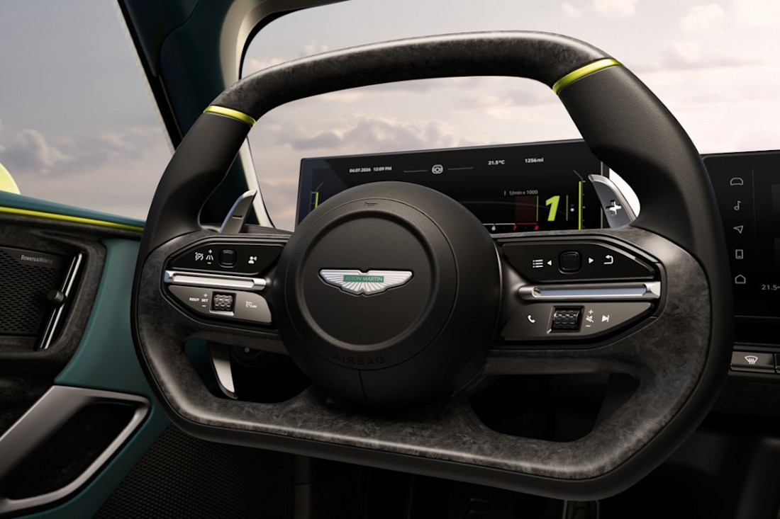 Aston-Martin-Valhalla-2026-interior (4).jpg