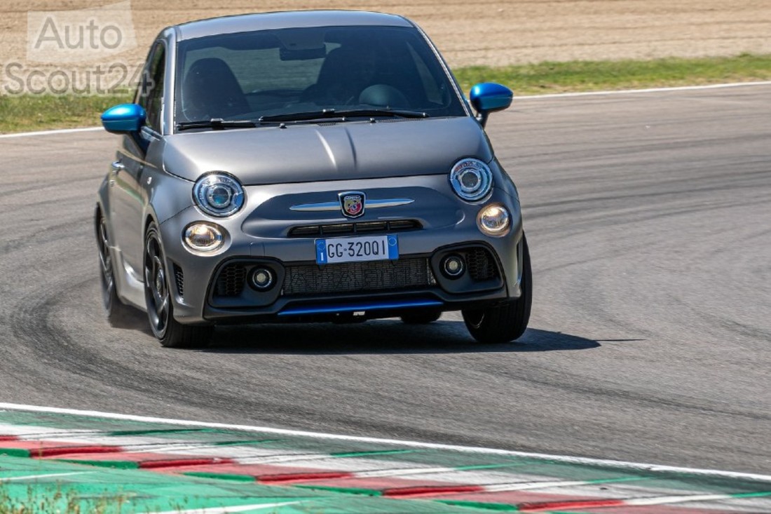 Fiat-F595_Abarth-2022-1280-07 (1).jpg