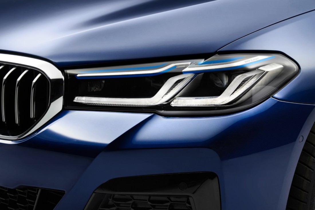 P90389034_highRes_the-new-bmw-530e-xdr (1).jpg