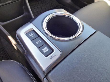 Editorial 2015 toyota prius v sh 35