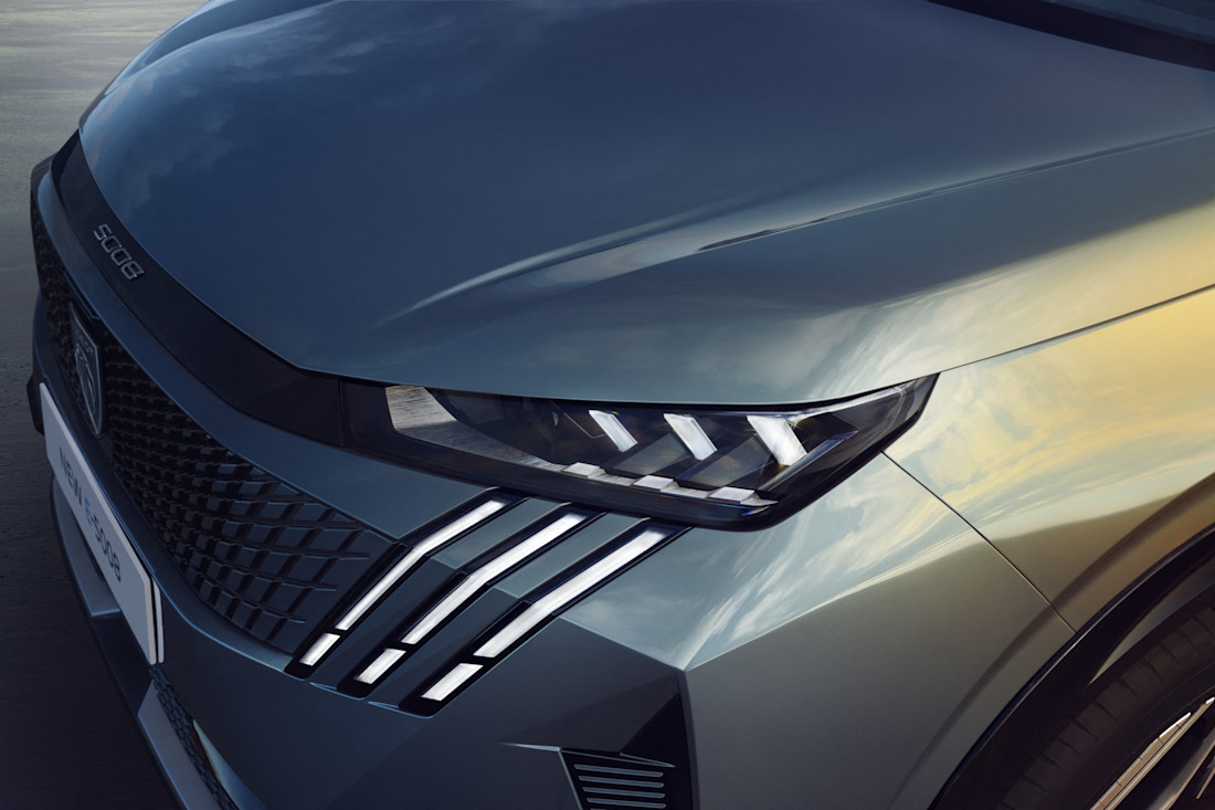 zevenzits-peugeot-e-5008-is-3x-riant-met-ruimte-actieradius-en-garantie-2024-08.jpg