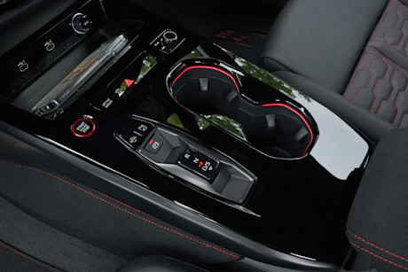 10 audi-rs-5-limousine-2026-mittelkonsole