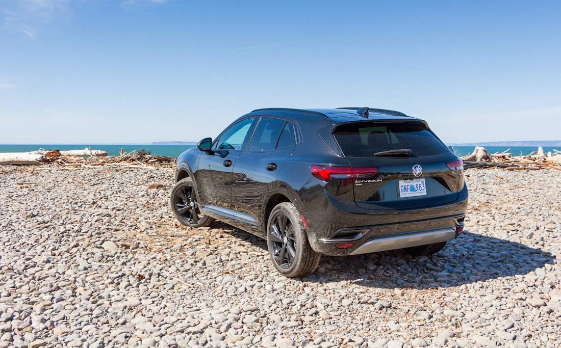Editorial 2021 buick envision awd essence sport touring 08 ew