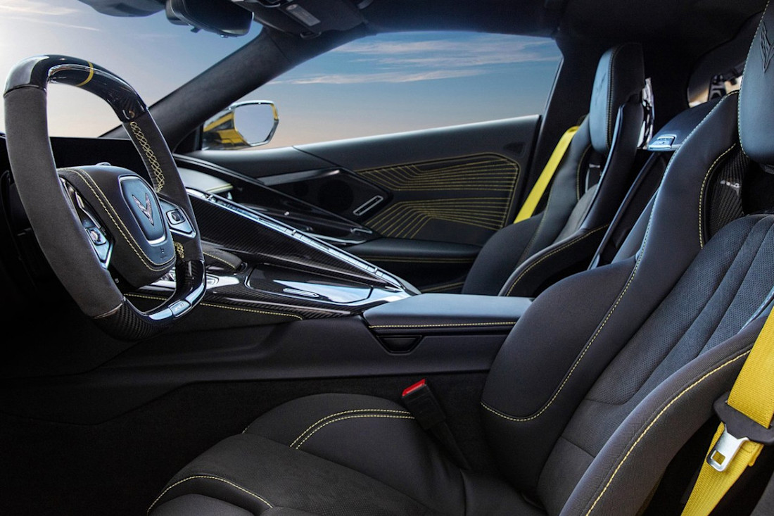 Chevrolet-Corvette_ZR1-2025 (1).jpg