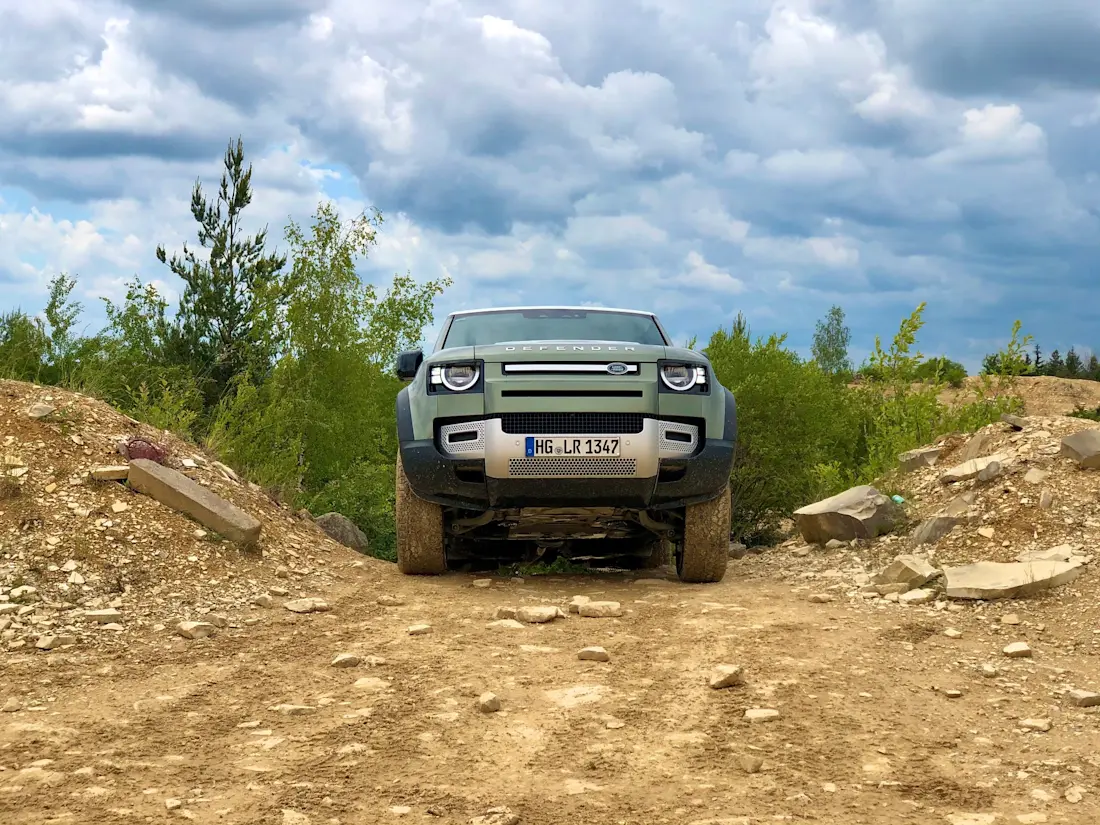 Land Rover Defender 110 2020 D240 Offroad Front Kuppe