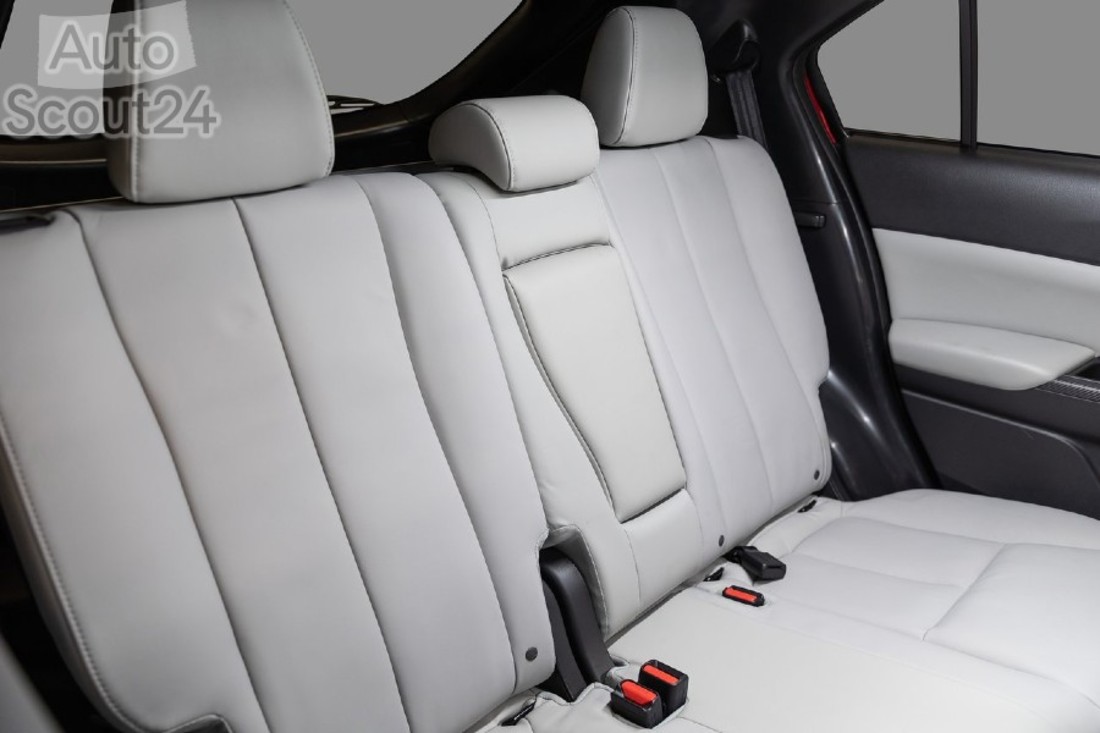 Mitsubishi-Eclipse_Cross-2022-1280-2f (1).jpg