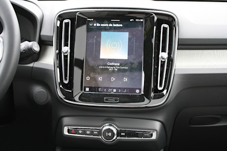 Volvo EX30 2025 vs Volvo EX40 2025 – Quel est le meilleur choix pour vous? Image