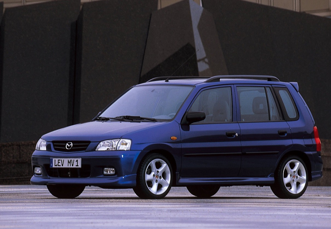 Mazda-Demio-2000-frontale Seitenansicht