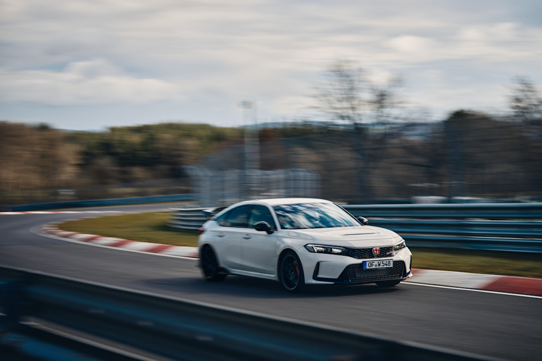 434958_NEW_HONDA_CIVIC_TYPE_R_REGAINS_PRODUCTION_VEHICLE_FWD_LAP_RECORD_AT_N