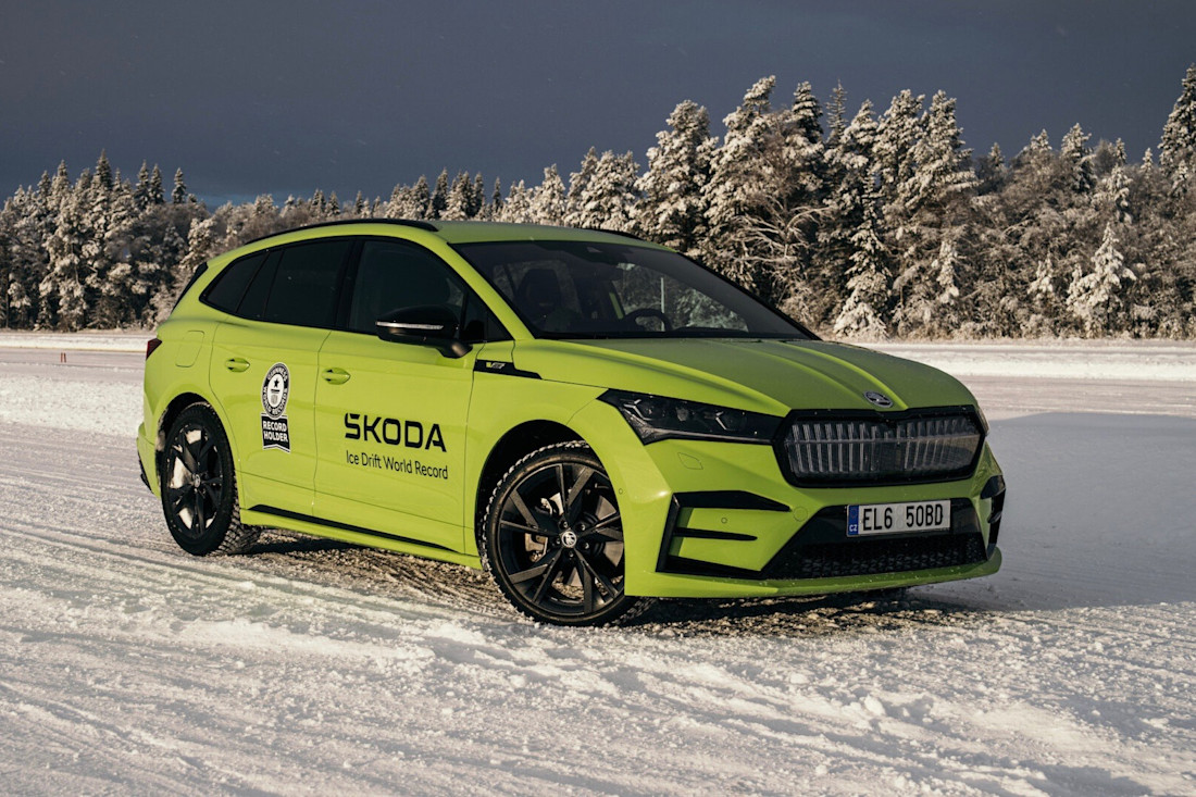 Skoda Enyaq RS iV haalt twee wereldrecords binnen... op ijs