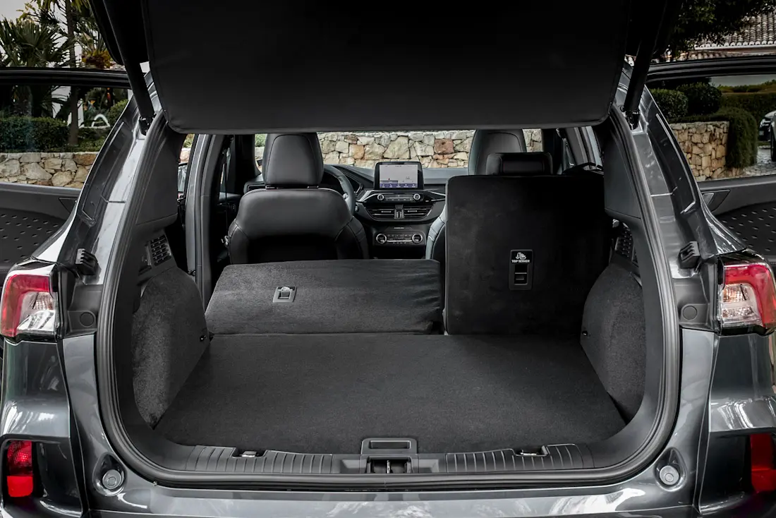 Kuga ST-Line X Plug-In Hybrid 031-LOW Kuga ST-Line X Plug-In Hybrid 031-LOW