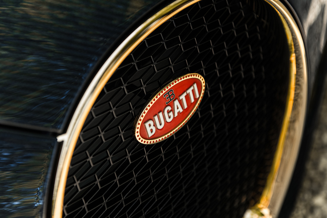 02 BUGATTI_Chiron-L_be-24k-Gold