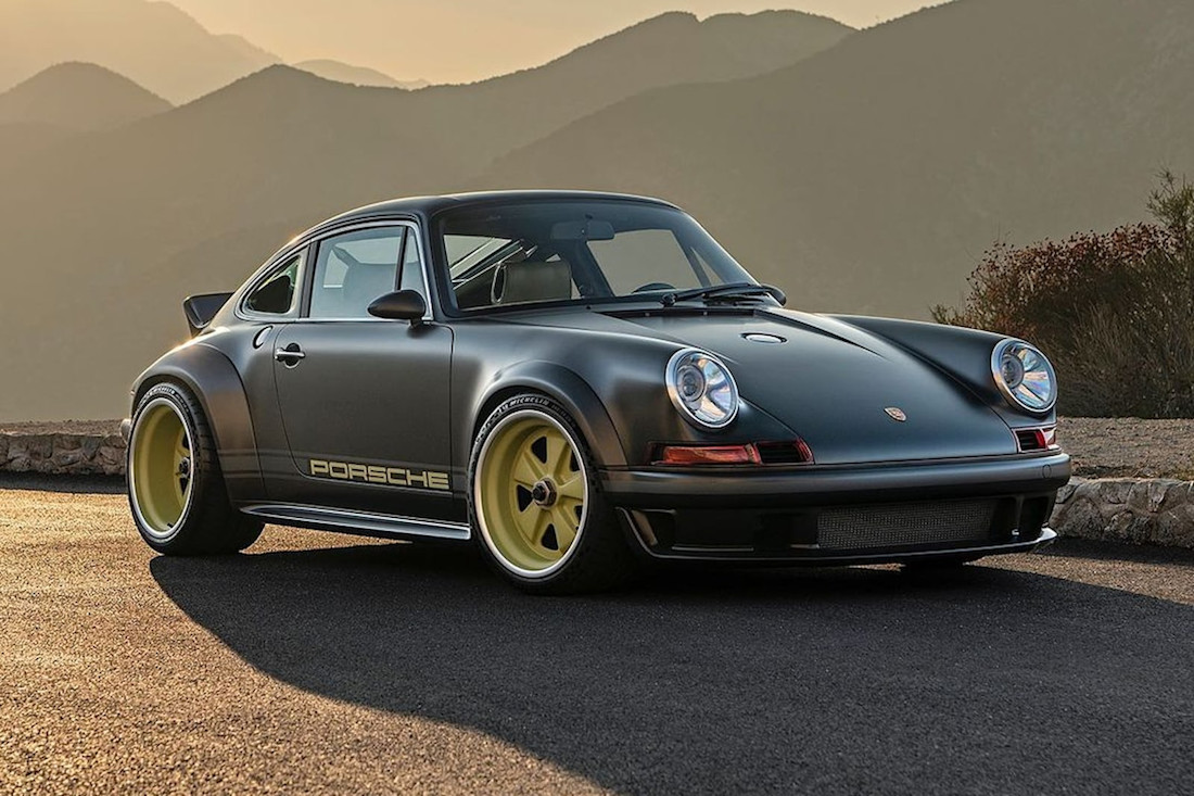 Porsche-911-964-singer-naples-commission (20).jpg