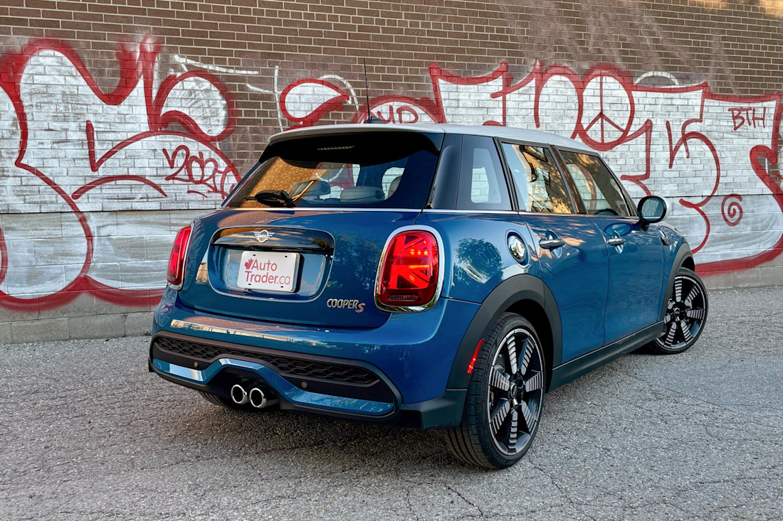 Editorial 2022 mini cooper s 5 door premierplus 07 ct