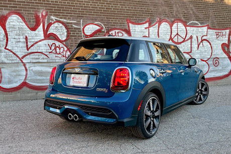 Editorial 2022 mini cooper s 5 door premierplus 07 ct