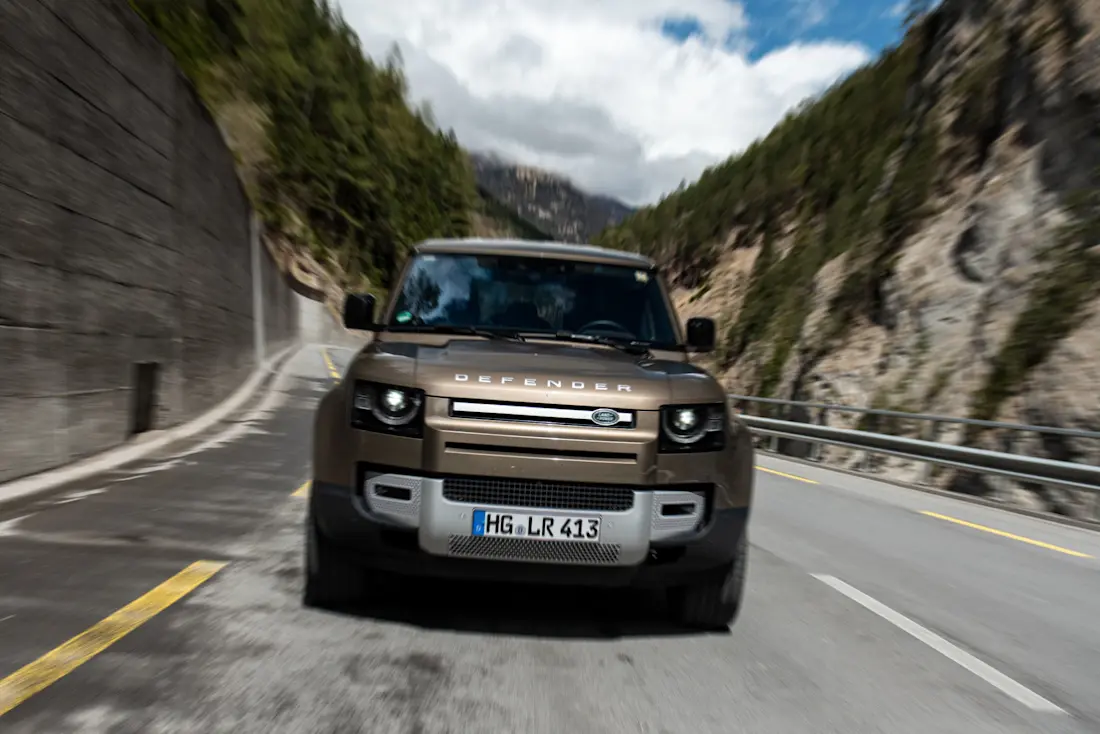 300 PS und 650 Nm stark ist der 3,0-Liter-Reihensechszylinder-Diesel. Mit einem Testverbrauch von rund 9,0 Liter nach Bordcomputer gibt er sich vergleichsweise sparsam.  300 PS und 650 Nm stark ist der 3,0-Liter-Reihensechszylinder-Diesel. Mit einem Testverbrauch von rund 9,0 Liter nach Bordcomputer gibt er sich vergleichsweise sparsam.