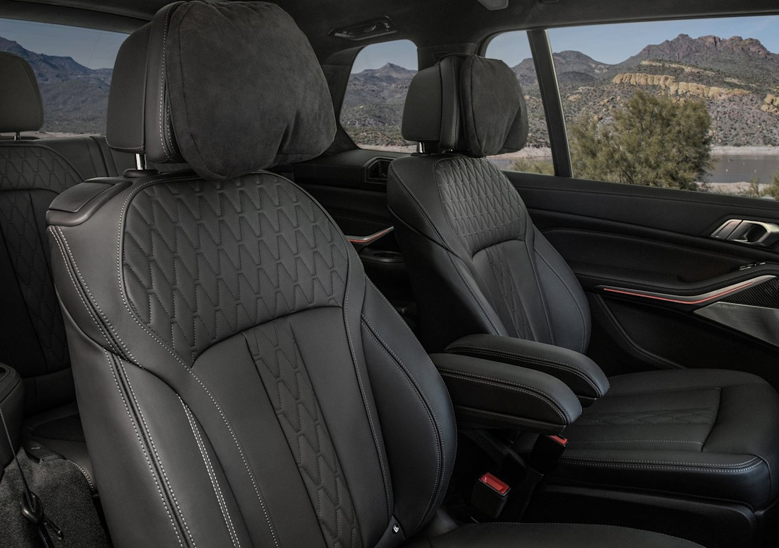 bmw-x7-m-seats