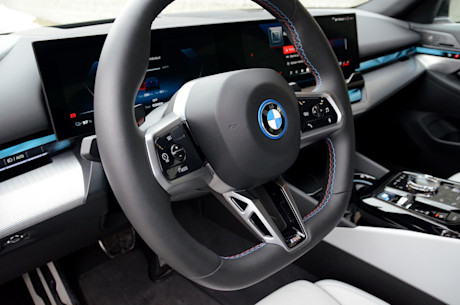 BMW i5 M60 xDrive 2024 : essai routier Image