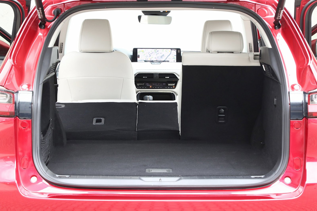 mazda-cx-60-volvo-xc60-2022-10.jpg