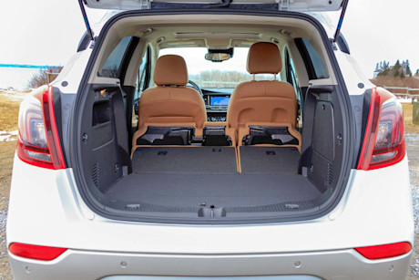 Editorial 2017 buick encore awd premium 24 ew