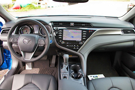 Editorial 2018 toyota camry se hybrid 15 ew