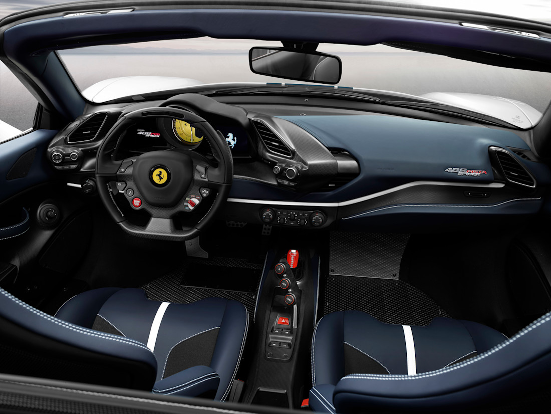 8_FerrariPistaSpiderinterior2