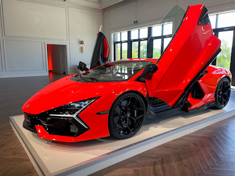 Editorial 2024 lamborghini revuelto 01 pg