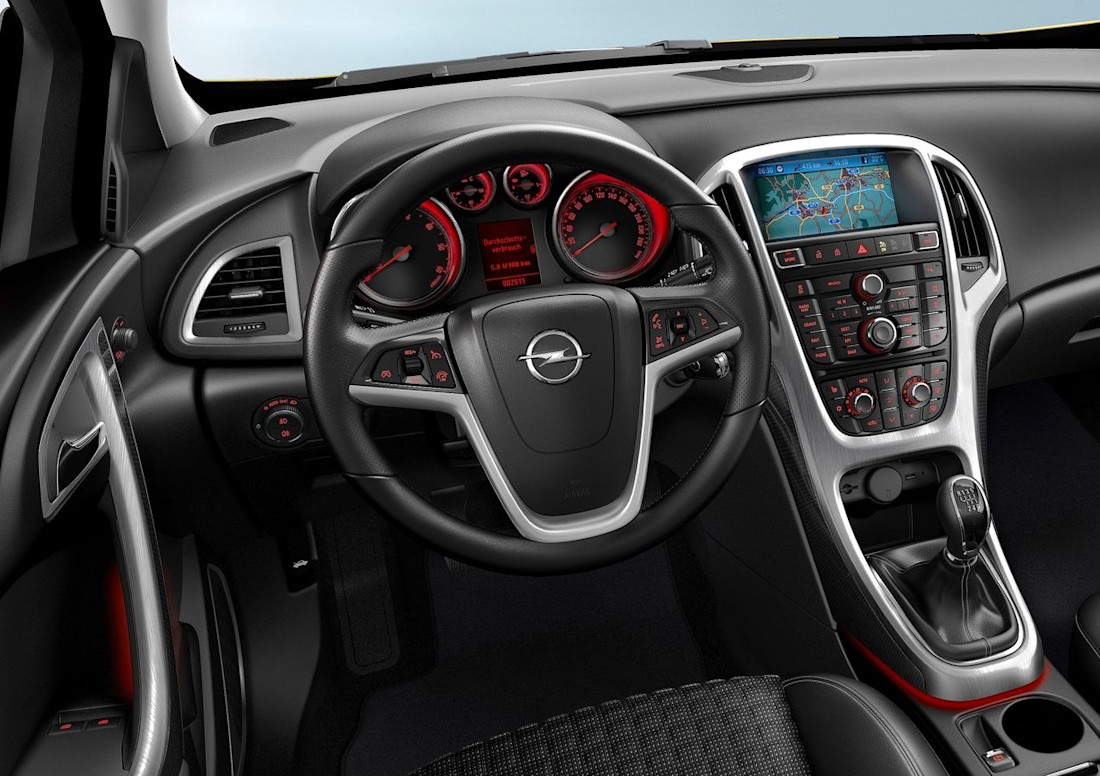 Opel-Astra-GTC-Interior