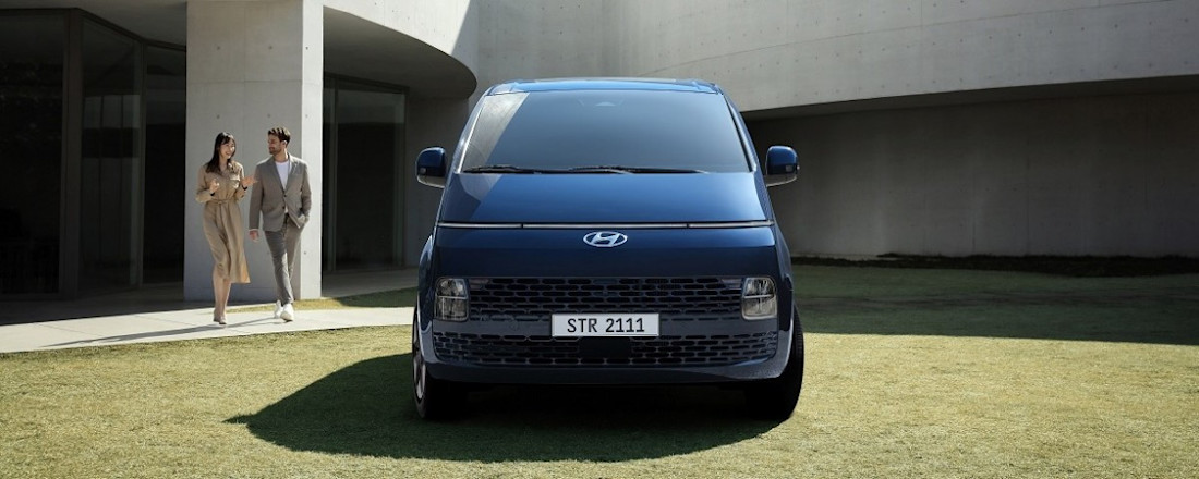 Hyundai STARIA, nuovo VAN dal design futuristico 9 posti e Luxury 7 posti