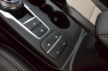 Ford Escape hybride rechargeable 2021 : essai routier Body Image