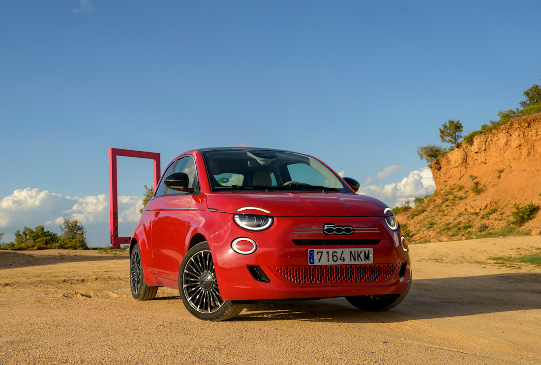 nuevo_fiat_500_hybrid_2026_055.JPG