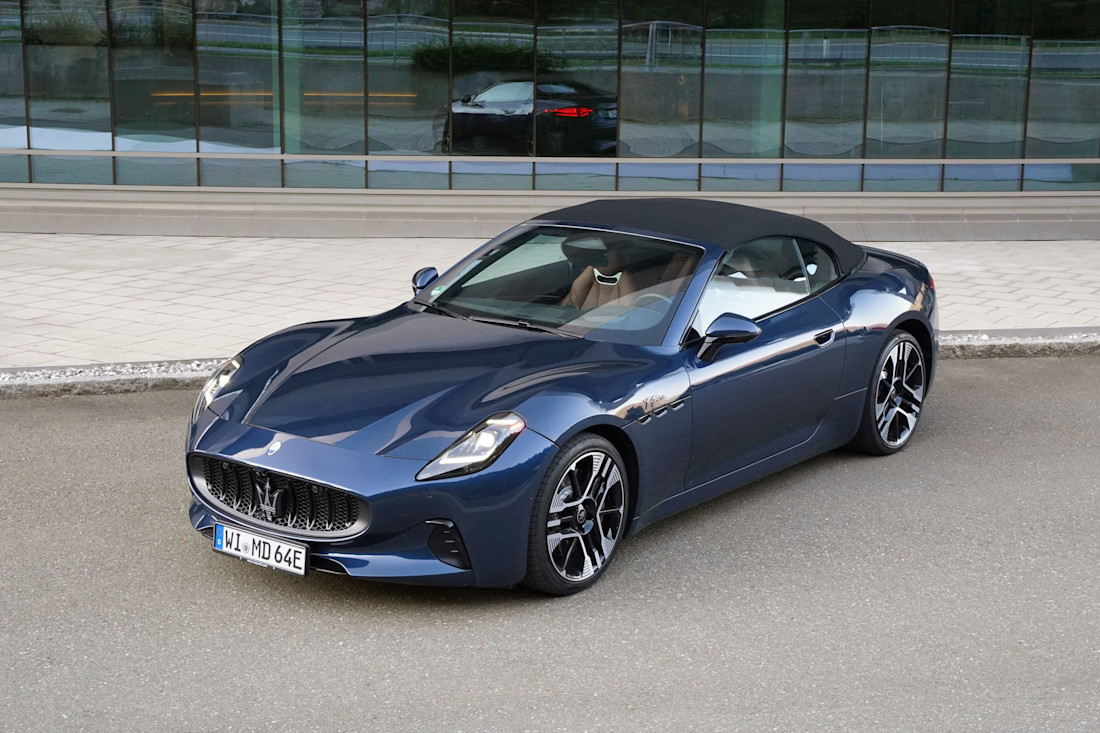 3 maserati-grancabrio-folgore-2026-seitlich-oben