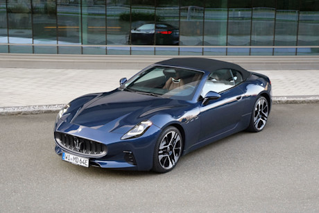 3 maserati-grancabrio-folgore-2026-seitlich-oben